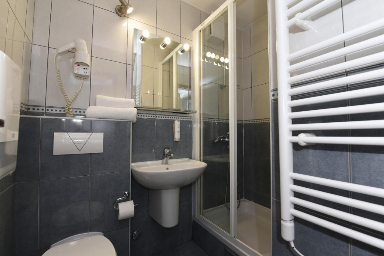 פלוצ'ה Hotel Tolero מראה חיצוני תמונה