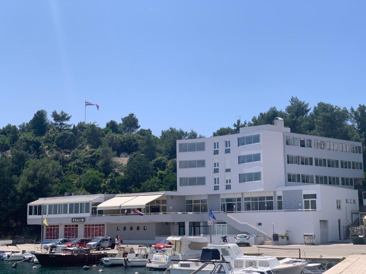 פלוצ'ה Hotel Tolero מראה חיצוני תמונה
